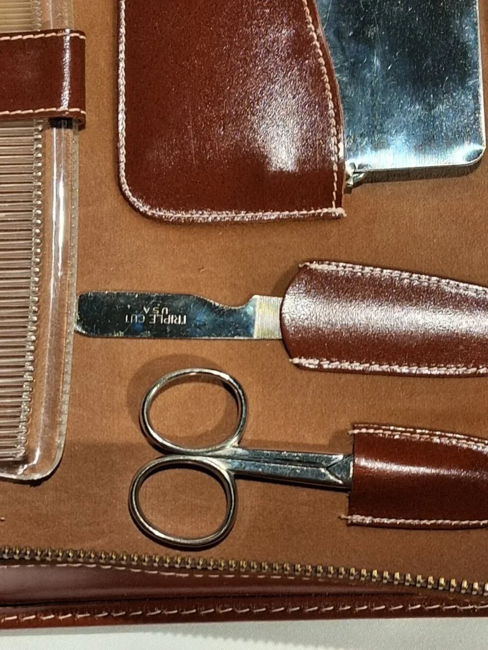 Leather Travel Kit  Zipper Case  Vintage 10 piece  Rust Brown  Lucite Silver VGC